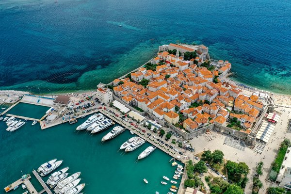 Que faire à Budva : entre plages, culture et vie nocturne !